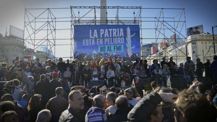 «La Patria no se rinde»: nueva movilización contra la llegada del FMI