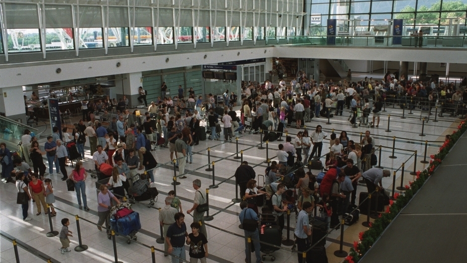 Por la situación social, aumentaron las consultas para emigrar del país