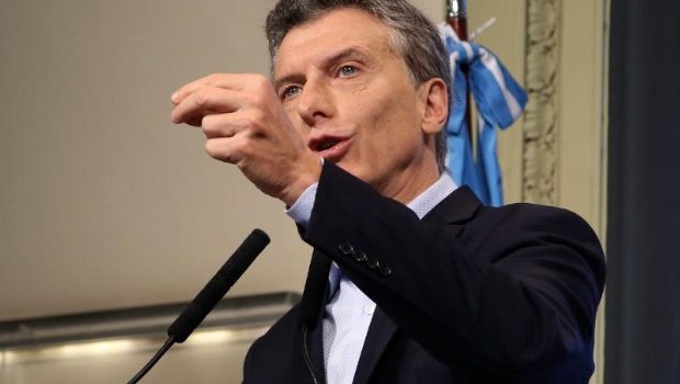 Debido a la crisis el Gobierno convocó a empresas y gremios a firmar un acuerdo para cuidar el empleo