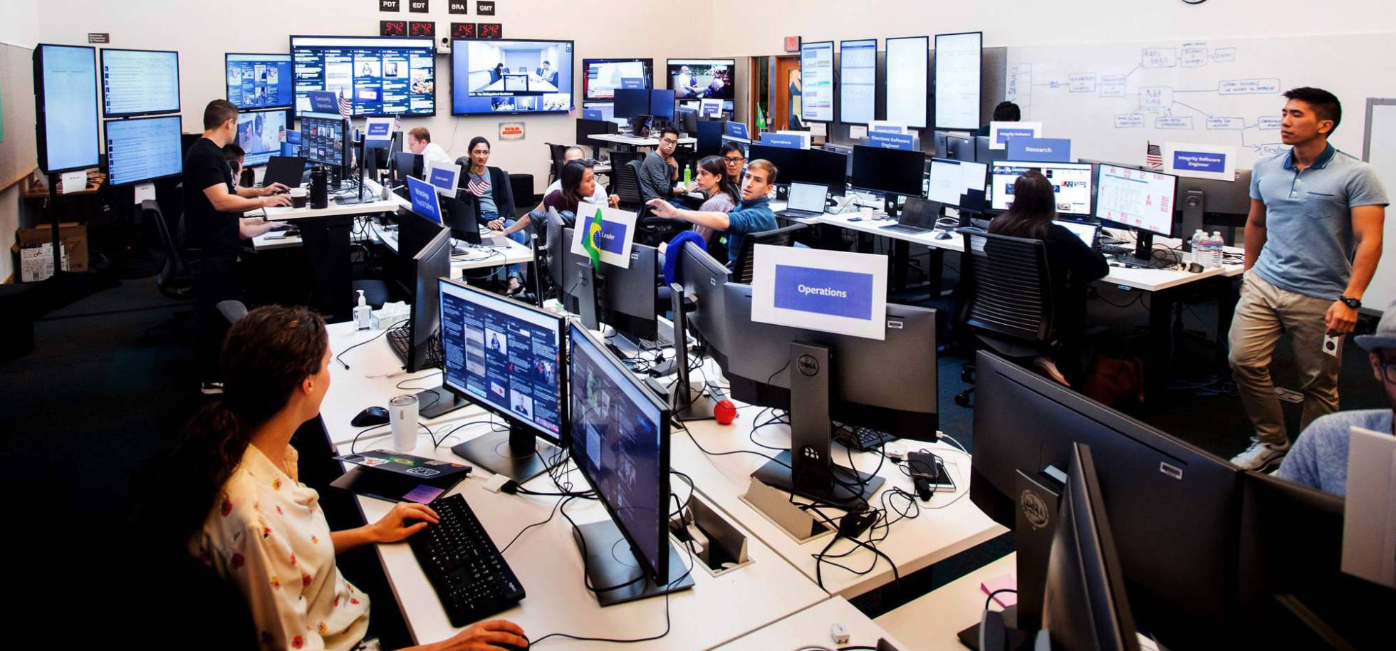 Empleados de Facebook en la sede de la compañía. AFP