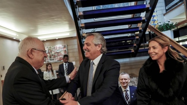 Gira presidencial: Alberto en Alemania «Somos un paciente en terapia intensiva»