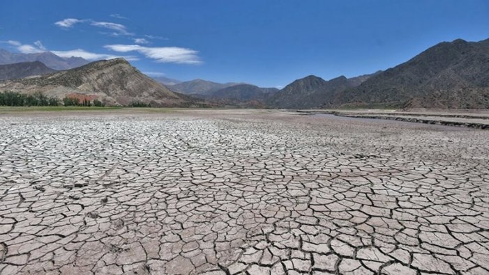 Dique Potrerillos, reflejo de la crisis hídrica en Mendoza. Fotografía: Pachy Reynoso.