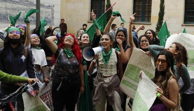 Colombia se convirtió en el primer país latinoamericano en despenalizar el aborto hasta la semana 24