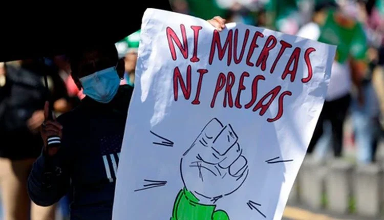 EL SALVADOR: condenan a 30 años a una mujer por un “aborto involuntario”