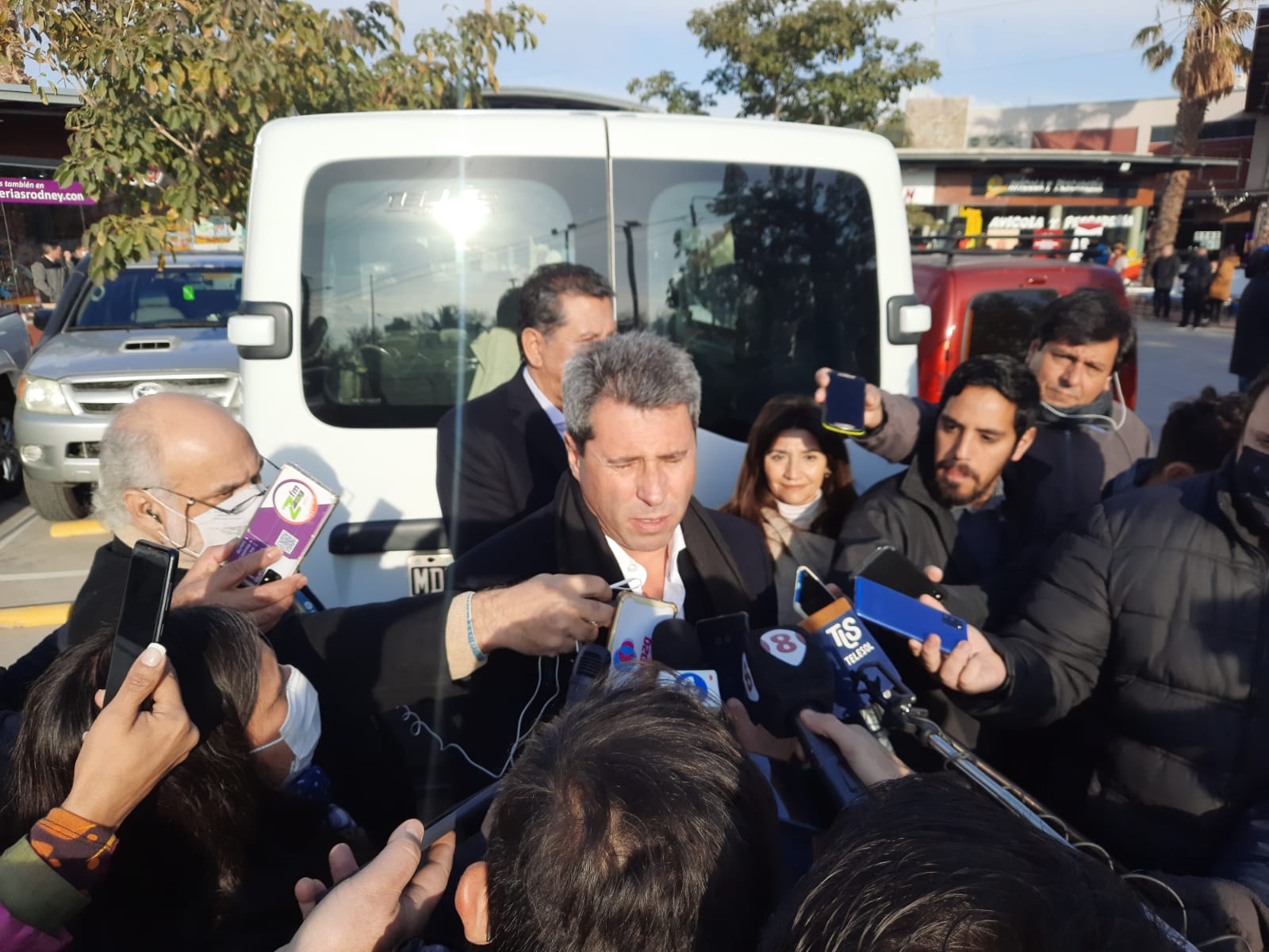 SUBSIDIO AL TRANSPORTE: «No es suficiente». El gobernador Uñac se refirió al aumento del subsidio al transporte público de pasajeros que el Ministerio de Transporte de la Nación estableció para las provincias.
