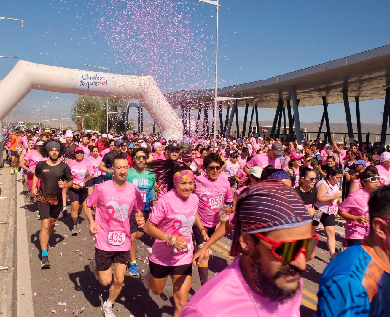 Más de 2000 personas presentes en la Maratón y Caminata de Lucha contra el Cáncer de Mama en Chimbas