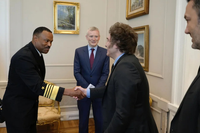 Javier Milei recibió al jefe del Comando Sur de Estados Unidos