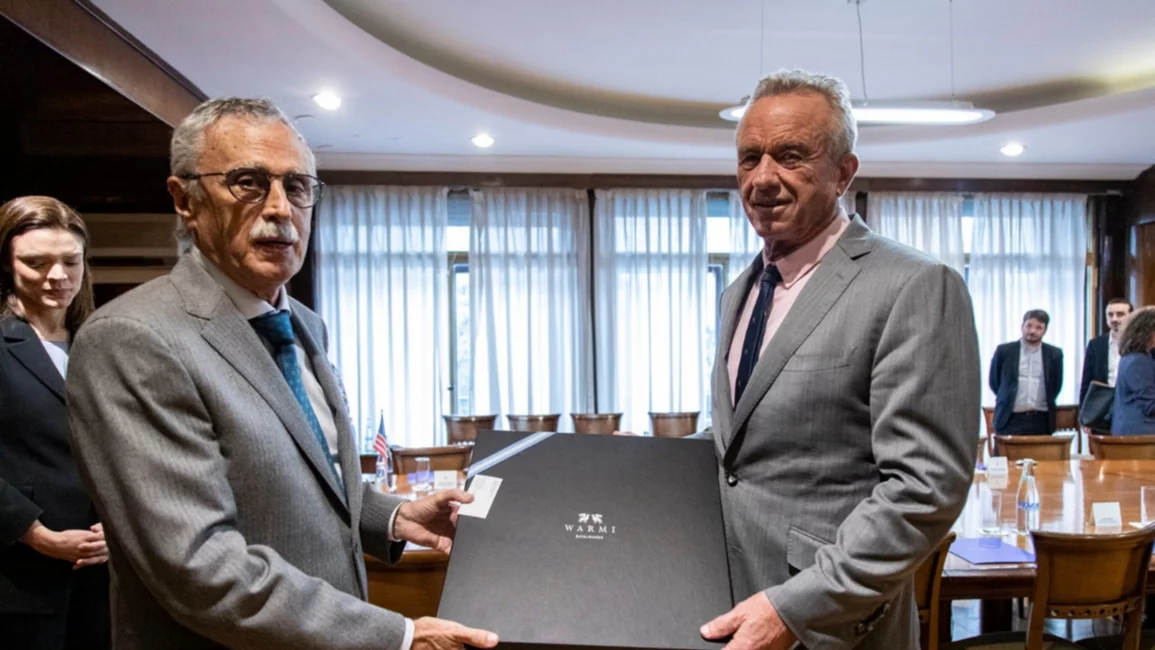 El Ejecutivo ratifica la decisión de salir de la Organización Mundial de la Salud