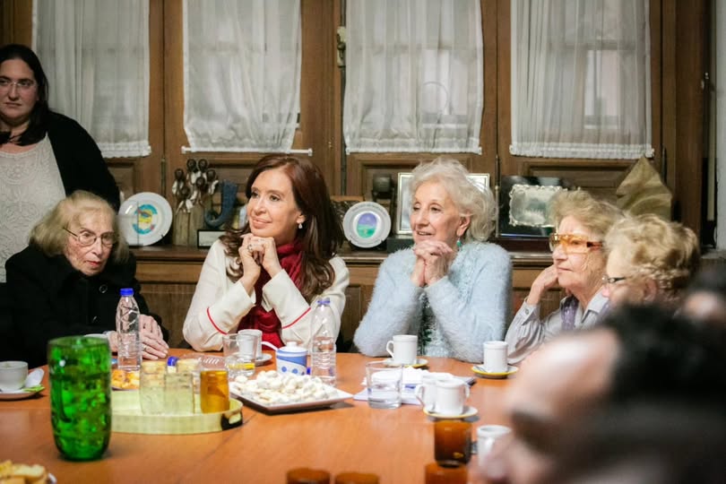 Abuelas de Plaza de Mayo: La condena a Cristina Fernández de Kirchner es un ataque a la democracia.