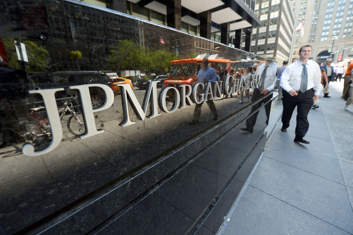 J.P. Morgan analiza las inconsistencias y los riesgos y recomienda retirarse de la bicicleta financiera en Argentina