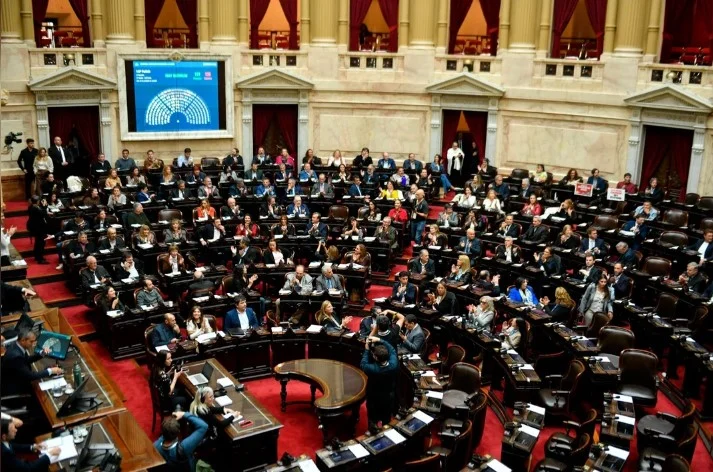 EL GOBIERNO ANUNCIO QUE LO VETARA: Diputados aprobó aumentos para jubilados y prorrogar la moratoria