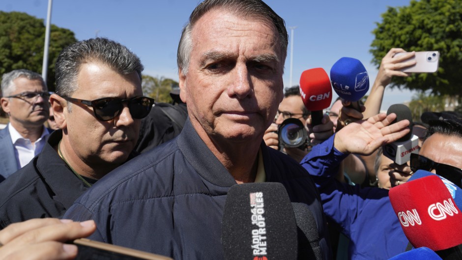BRASIL: la Corte Suprema le prohíbe a Jair Bolsonaro la transmisión o publicación de entrevistas y le advierten que podría ir preso