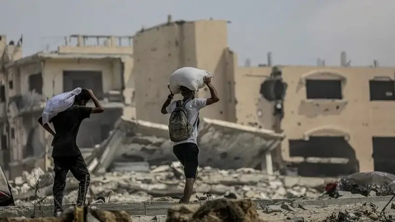 Israel bloquea la ayuda humanitaria a Gaza, mientras la hambruna se intensifica y millones de palestinos sufren