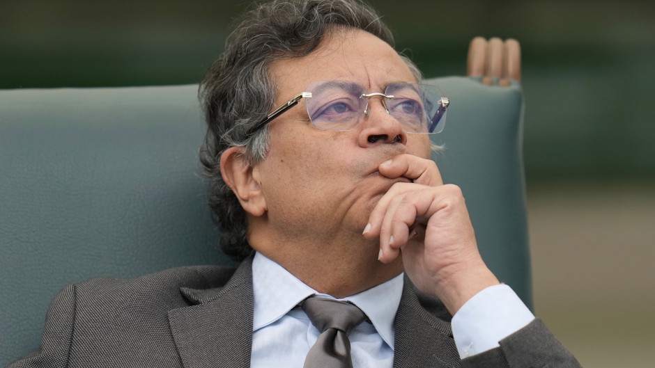 COLOMBIA: Gustavo Petro afirmó que las Fuerzas Militares dejarán de comprar armamento a EEUU