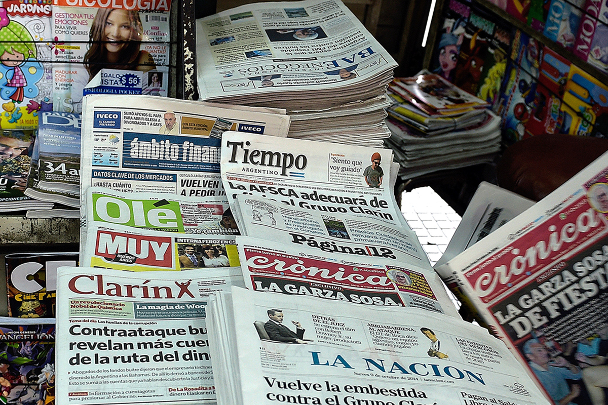 A pedido de los grandes medios, el gobierno desreguló la distribución y venta de diarios y revistas