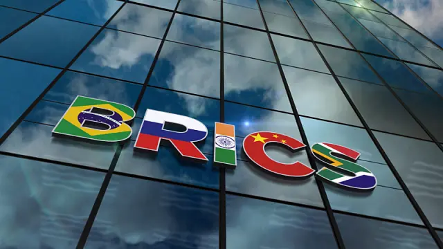 Líderes de los BRICS convocan cumbre de emergencia para enfrentar aranceles unilaterales de EEUU