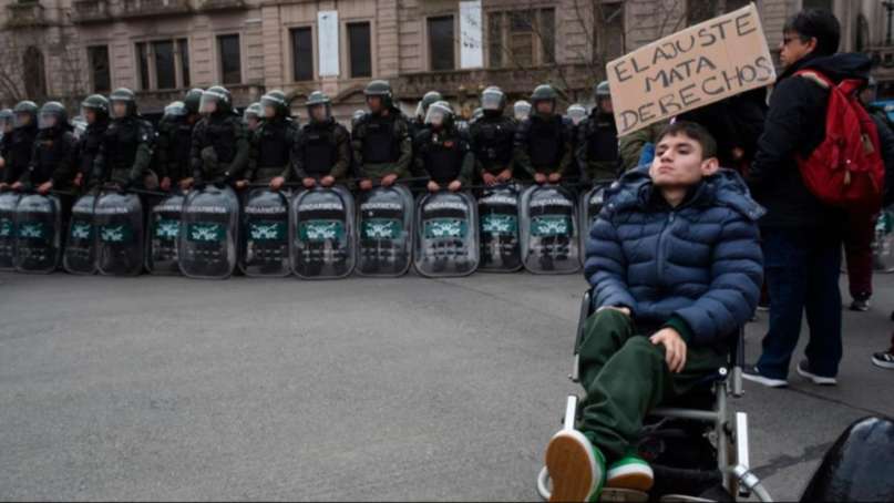 El Gobierno dispuso aumentos en Discapacidad pero sigue sin respetar la Ley de Emergencia