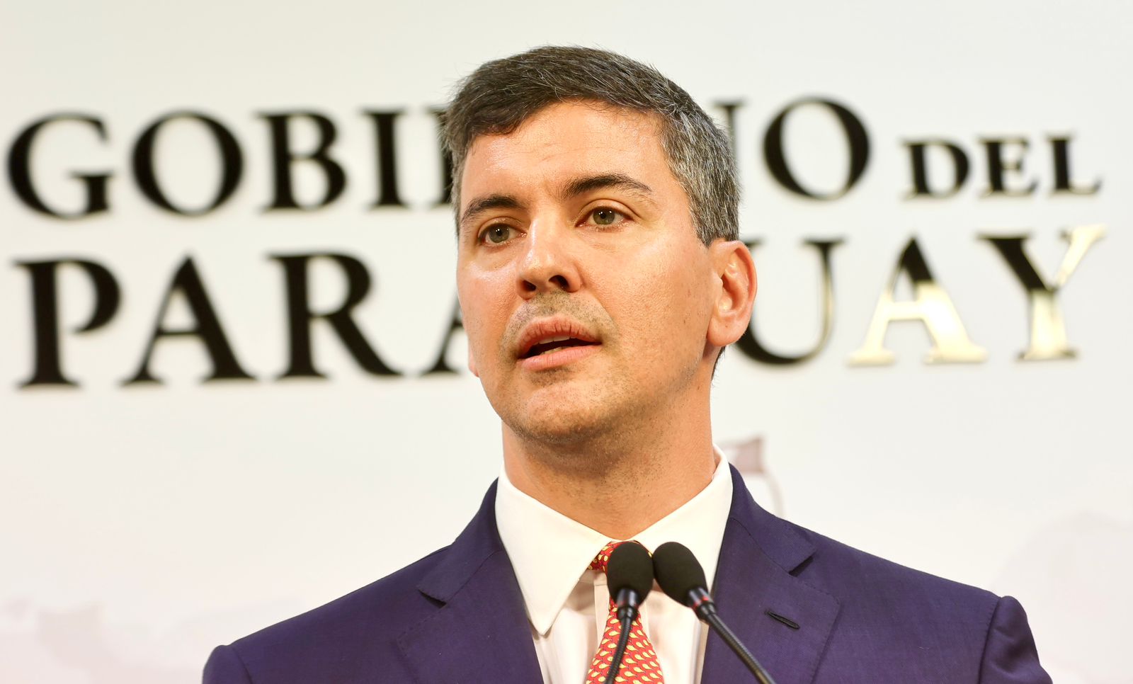 PARAGUAY: legisladores de la oposición presentan una denuncia por enriquecimiento ilícito contra el presidente Santiago Peña