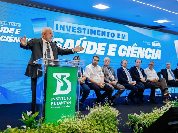 Brasil anuncia nuevas inversiones para ampliar la producción de vacunas y fortalecer su capacidad sanitaria e industrial