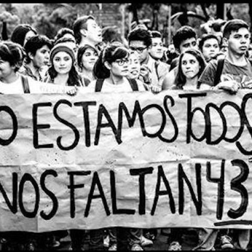 Mexicanos no olvidan: marchan para exigir justicia por los 43 de Ayotzinapa