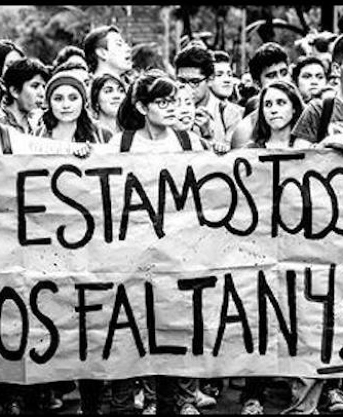 Mexicanos no olvidan: marchan para exigir justicia por los 43 de Ayotzinapa