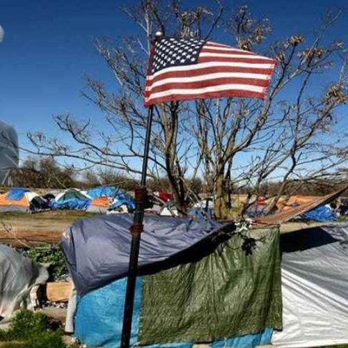 Los pobres en EE.UU. son más pobres desde la llegada de Trump, según un informe.