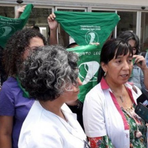 La madre de la niña de 12 años violada en Jujuy exige la renuncia del ministro de Salud