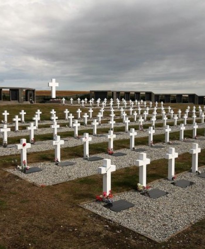 Comenzó la identificación de los caídos en Malvinas enterrados en Darwin