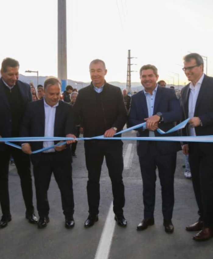 Orrego inauguró la Calle 5 y anunció asfaltos para las calles Lemos y Meglioli