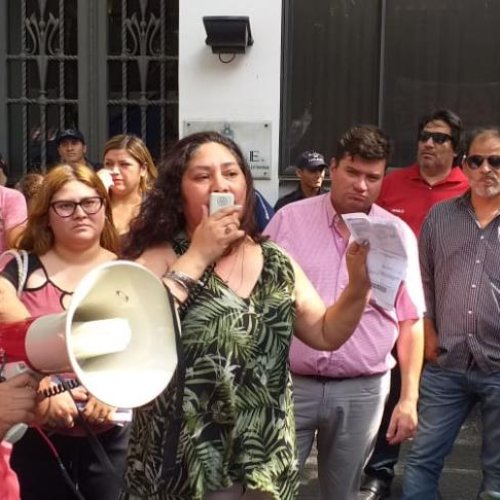 Tarifazos: Amas de Casa se manifestaron frente al EPRE