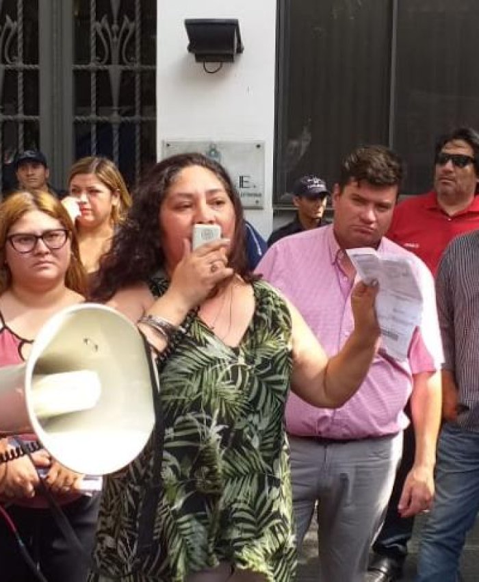 Tarifazos: Amas de Casa se manifestaron frente al EPRE