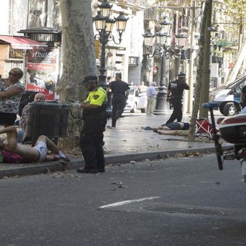 Barcelona: el atentado dejó a 12 personas muertas e hirió a otras 100