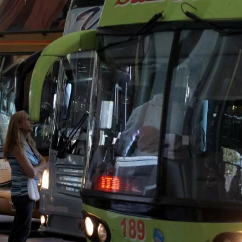 UTA: choferes levantaron el paro de los colectivos de larga distancia