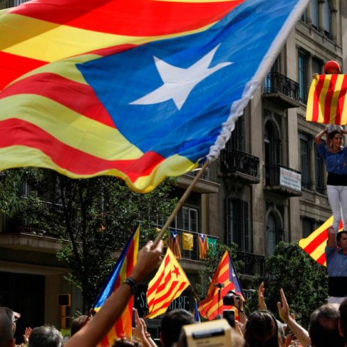 Máxima tensión: Madrid amenaza con intervenir Cataluña