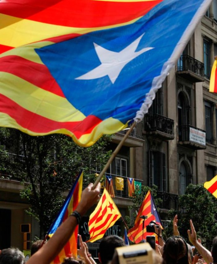 Máxima tensión: Madrid amenaza con intervenir Cataluña