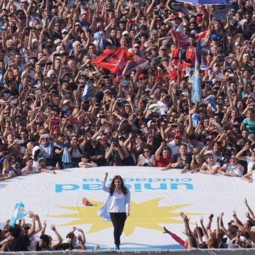 Con un estadio repleto, Cristina cerró su campaña en Avellaneda