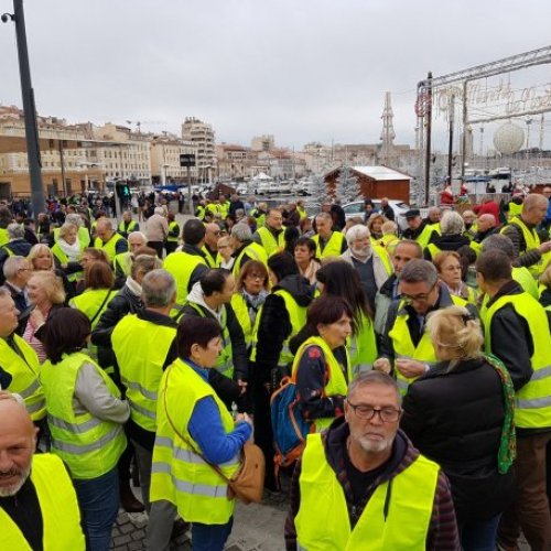 Luche y gane: Francia suspende la suba de naftas tras las fuertes protestas de los “chalecos amarillos”