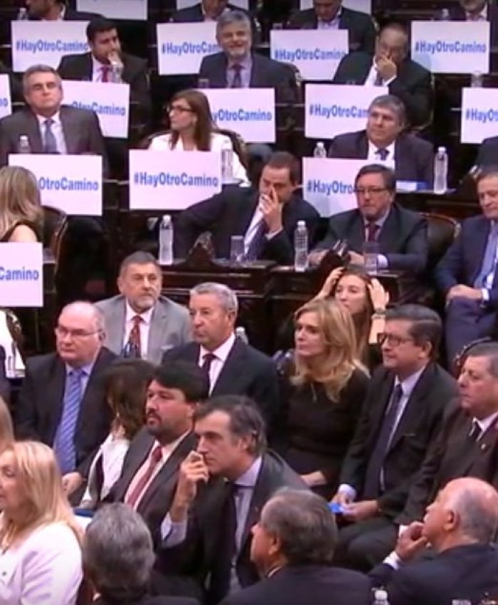 La oposición acusó a Macri de argumentar con datos falsos y montar un acto proselitista