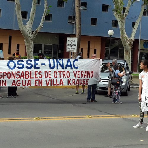 SAN JUAN SI AGUA: en estos momentos vecinos del departamento Rawson reclaman frente a OSSE por un servicio tan vital como el agua