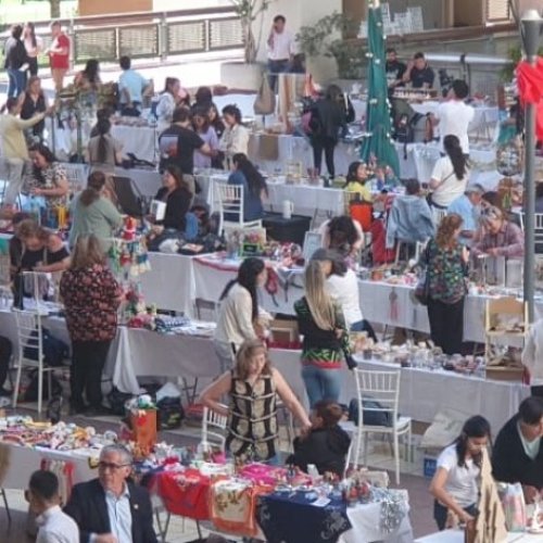 La Feria Navidad Emprendedora tuvo una variedad de productos locales para las Fiestas