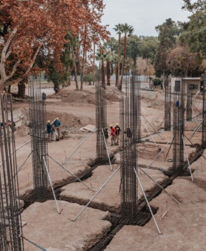 El nuevo puente del lago del Parque de Mayo empieza a tomar forma