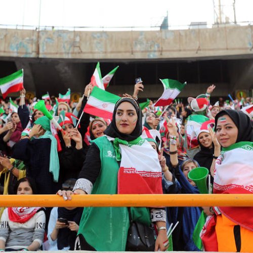 Irán: tras 40 años de prohibición permiten ingresar a las mujeres a un partido de fútbol