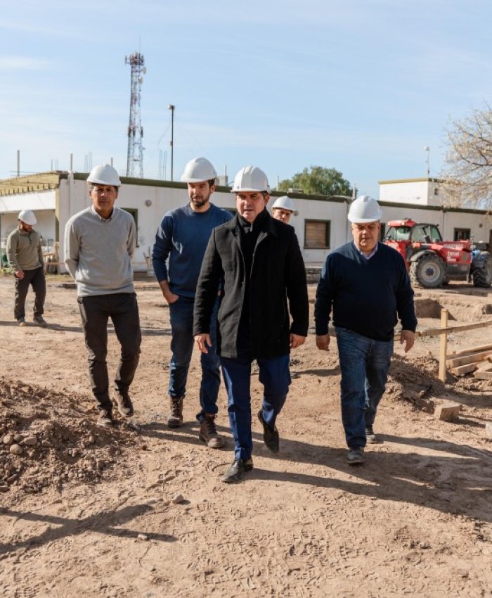 Orrego recorrió la obra del nuevo Instituto Odontológico de San Juan