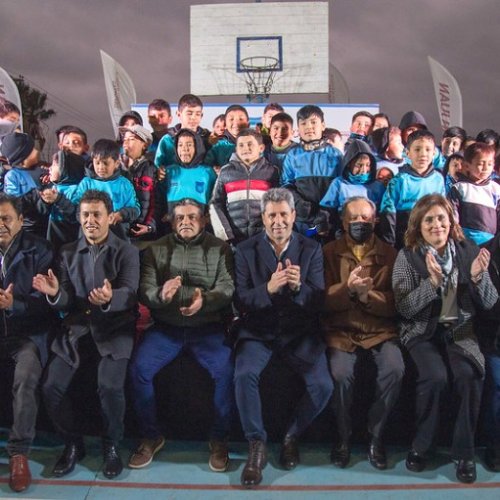 Uñac inauguró obras de cierre perimetral y el SUM del Club Deportivo Carpintería