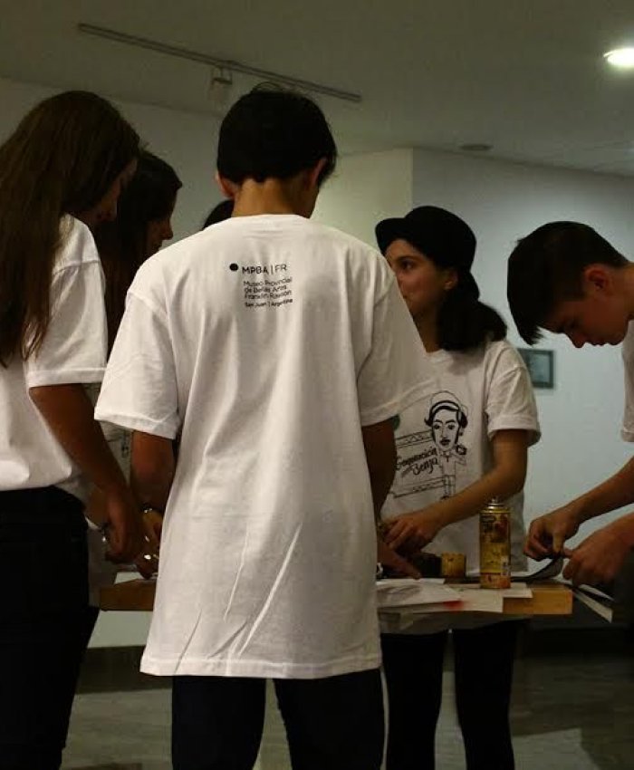 Educación: Se brindará ayuda económica a 6 mil jóvenes para terminar el secundario