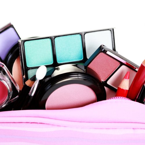 La Anmat prohibió la venta y el uso de 13 productos cosméticos