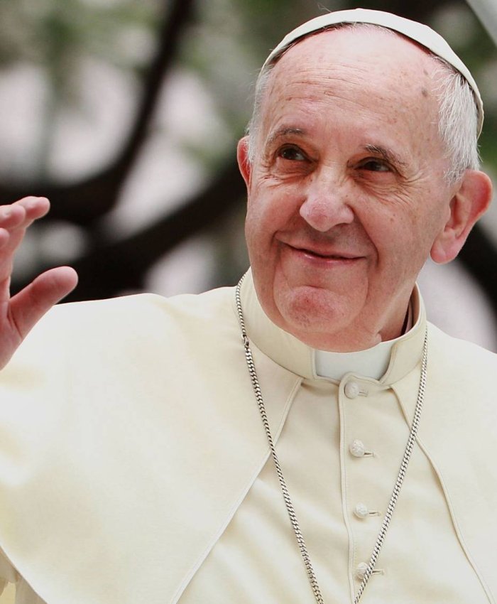 «A FRANCISCO LE HA TOCADO UN MUNDO CRUEL, LA GUERRA LO TIENE MUY PREOCUPADO» Alicia Barrios (periodista especializada)