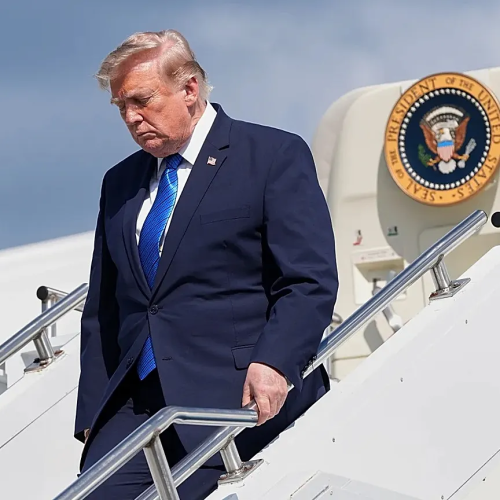 Donald Trump anuncia que las negociaciones con Irán se reanudarán después de haber cancelado los principales ataques contra el país durante el fin de semana