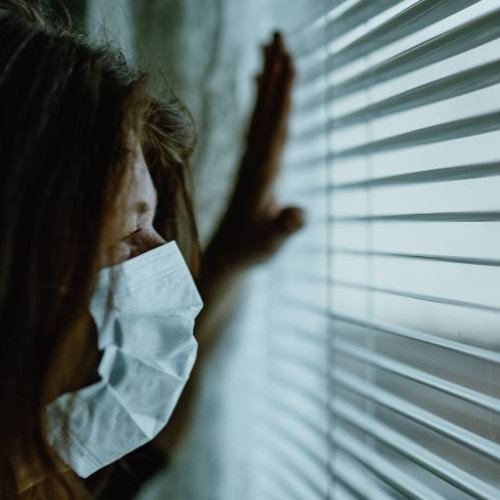 Los trastornos depresivos y de ansiedad subieron más del 25% durante el primer año de pandemia