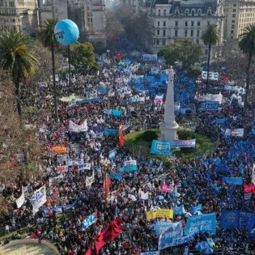 1RO DE MAYO: anuncian más de 300 mil personas en la 9 de Julio para apoyar al gobierno